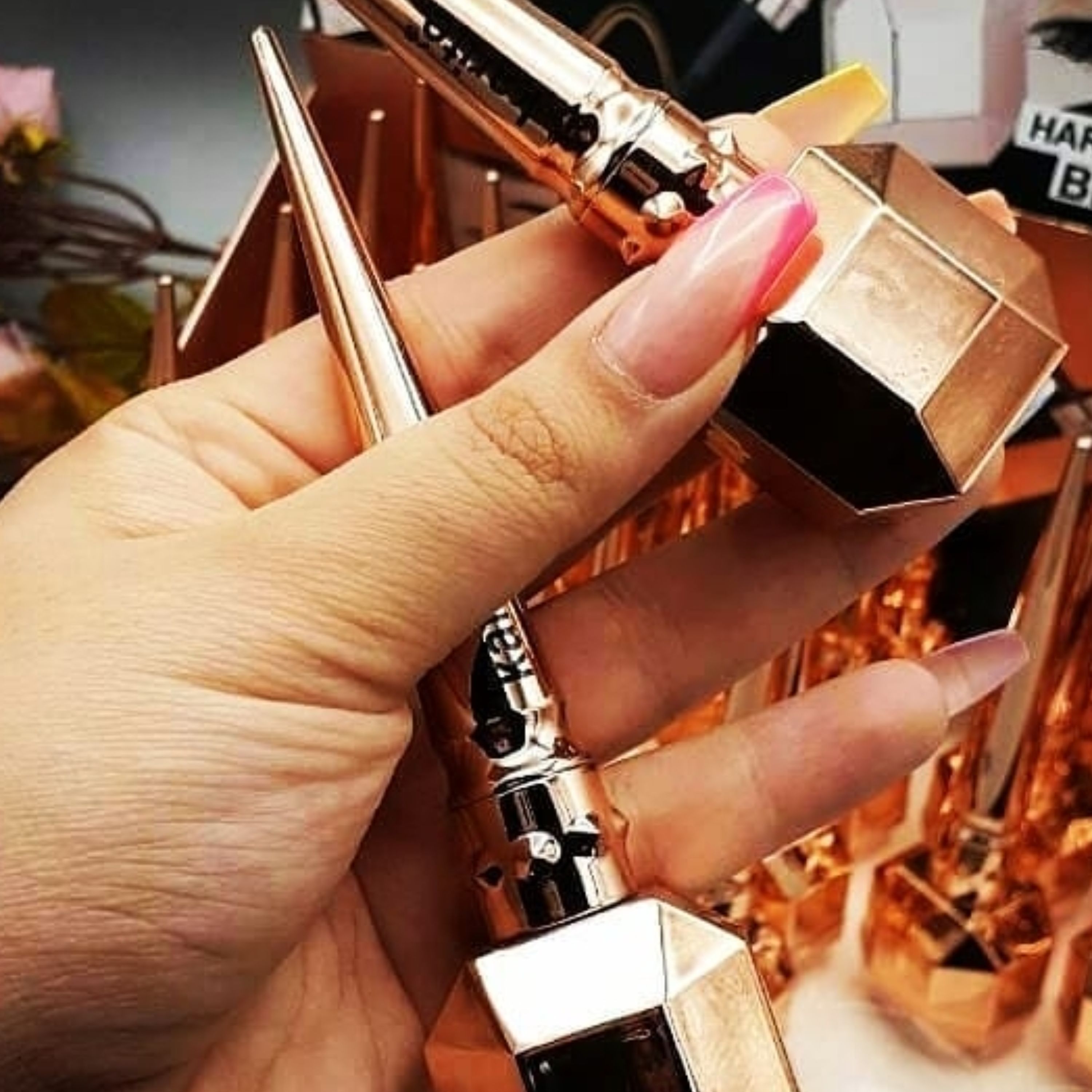 خط چشم کوزه ای ماژیکی