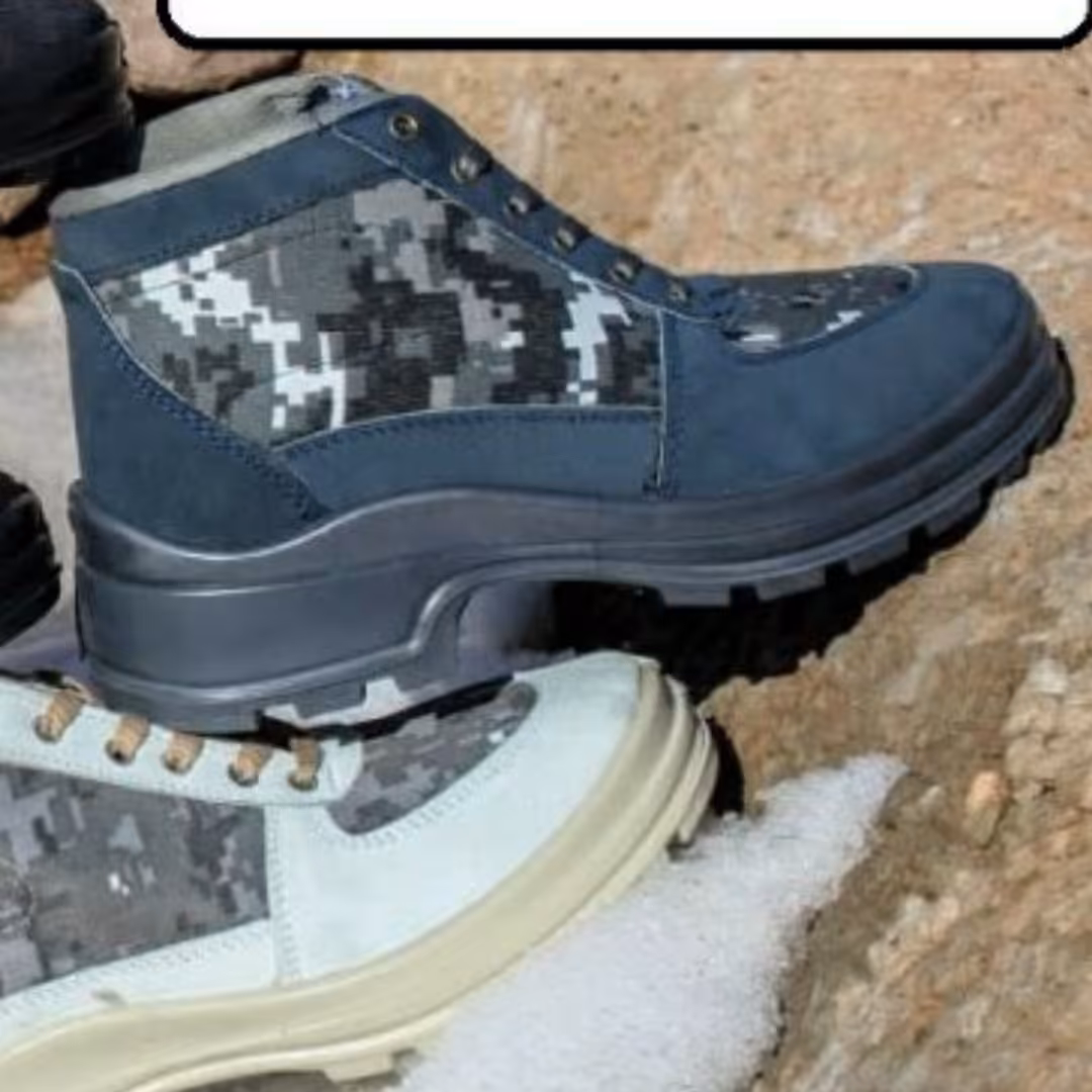 محصول با کیفیت وعالی از نظر دوام و کیفیت   زیره پی یو و رویه چند لایه. ضد اب 