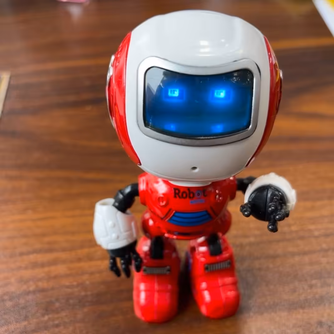 اسباب بازی ربات سنسور دار  فلزی (پس کرایه)