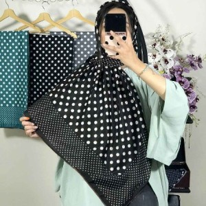 روسری خالدار توپ توپی جنس نخی قواره 120 سفید مشکی دور قهوه ای
