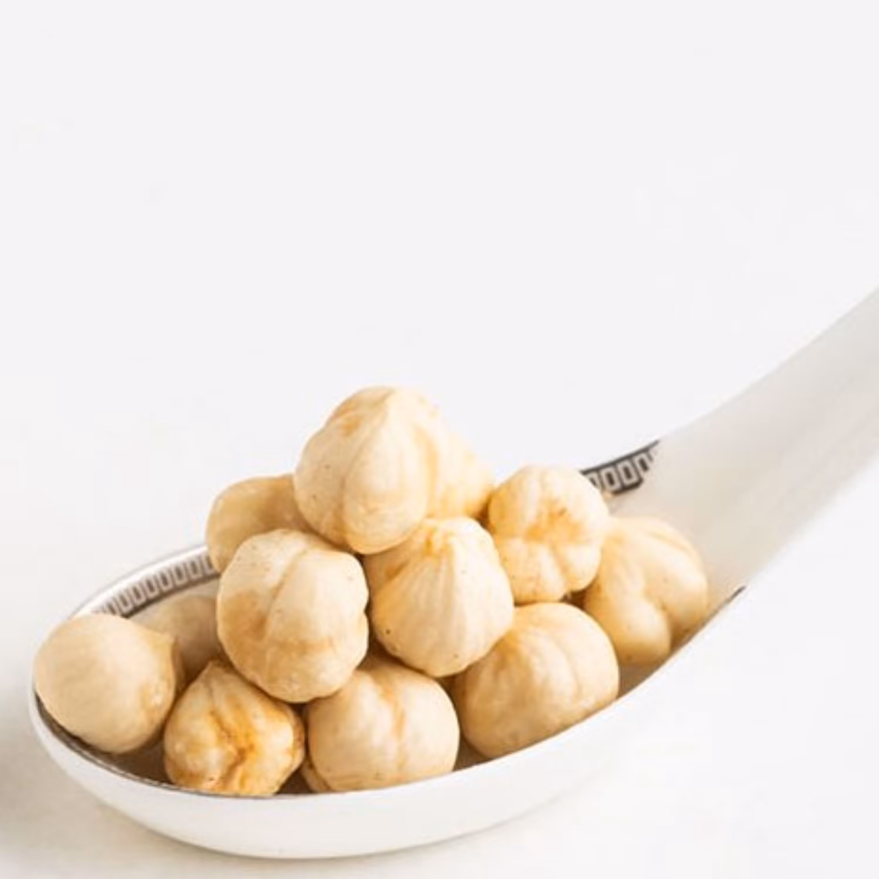 مغز فندق برشته و سفید شده ایرانی بدون نمک 250 گرمی