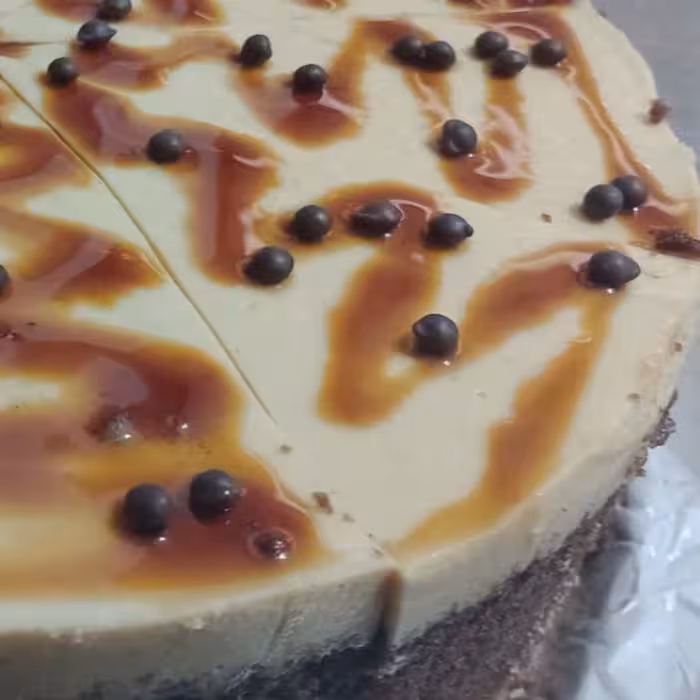 چیز کیک کاراملی(یک کیلو و400گرم)