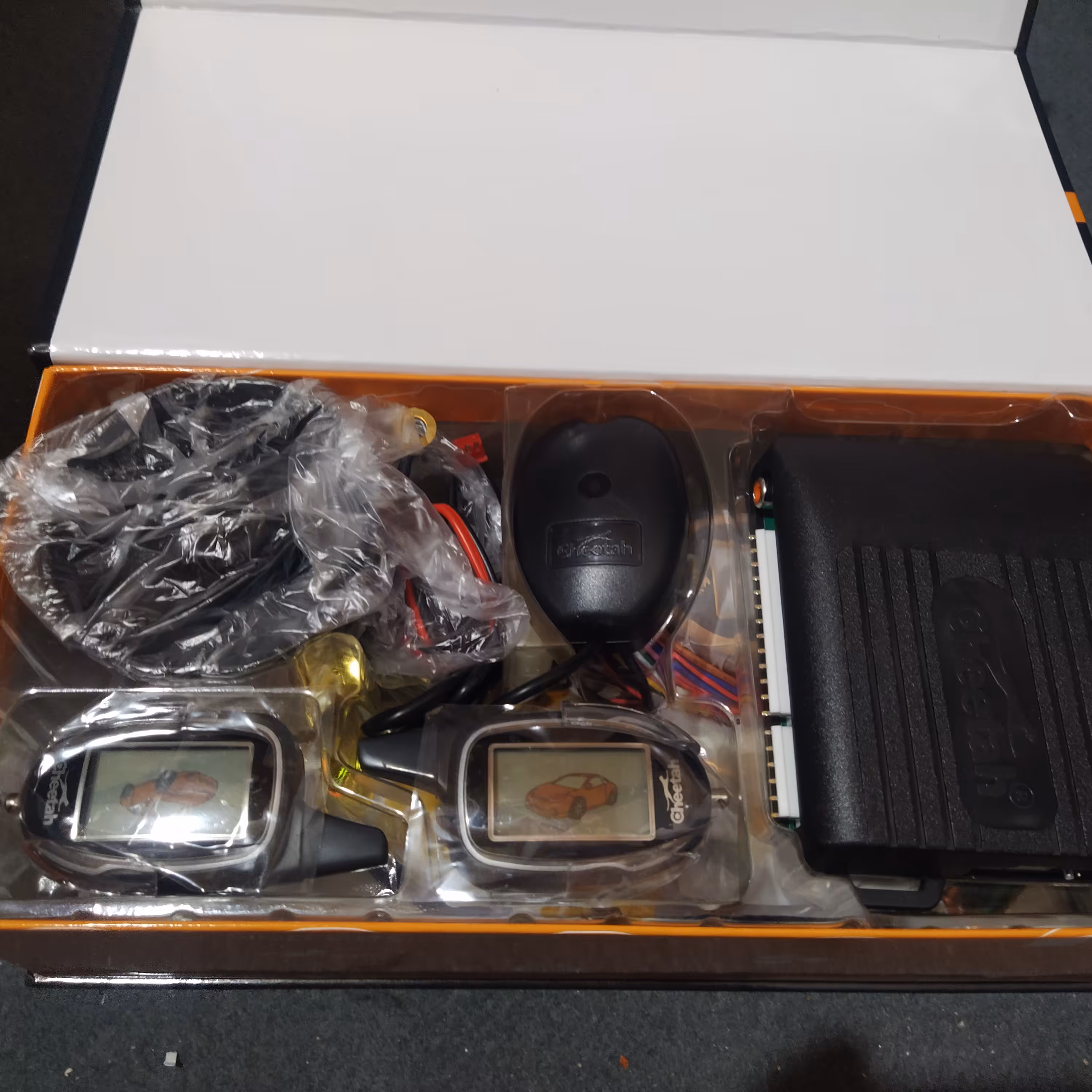 دزدگیر چیتا  بلوتوث دار دو ریموت تصویری مدل FMF5