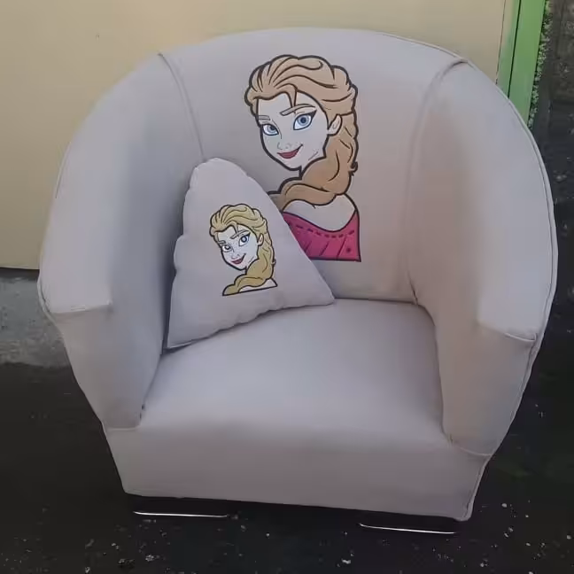 مبلی  زیبا و مناسب