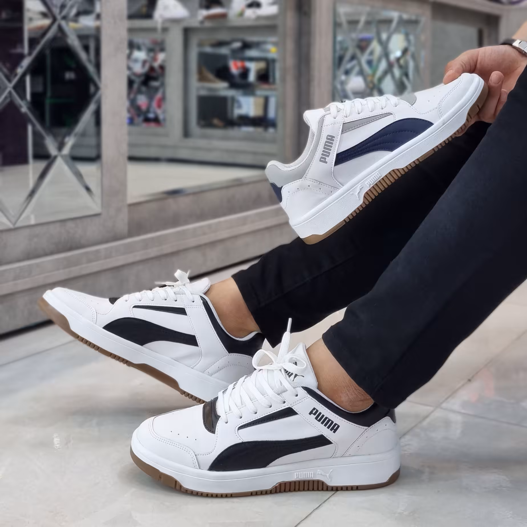 ونس پوما ریبوند جوی یه کار فوق العاده جذاب مردانه سایزبندی 41 الی 45 جنس زیره ترمو عطری جنس رویه چرم حوله ای