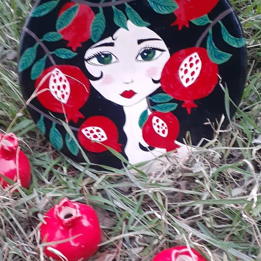 بشقاب سفالی اکرولیک کاری شده