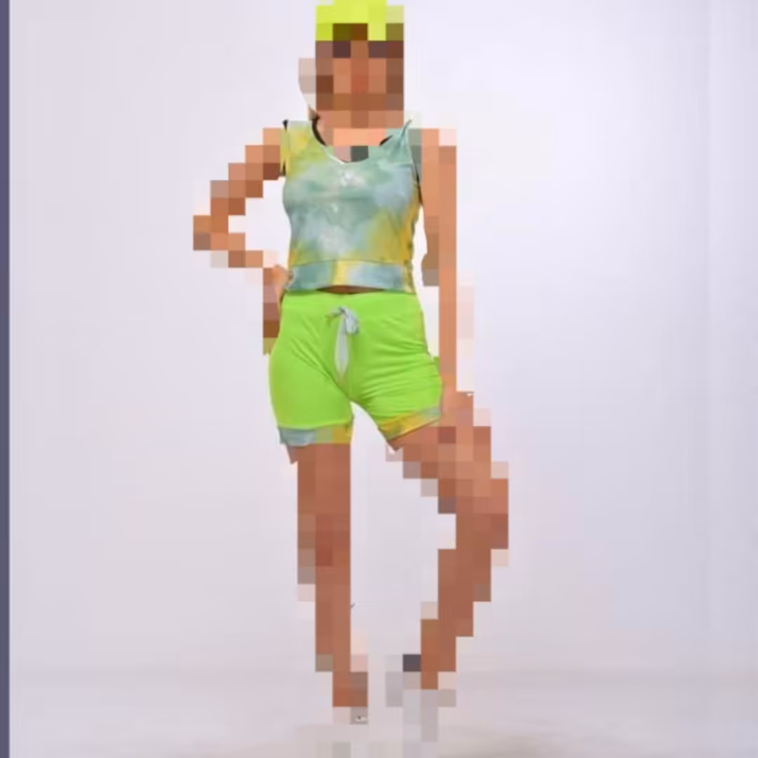 ست زنانه تاپ و شلوارک مناسب باشگاه