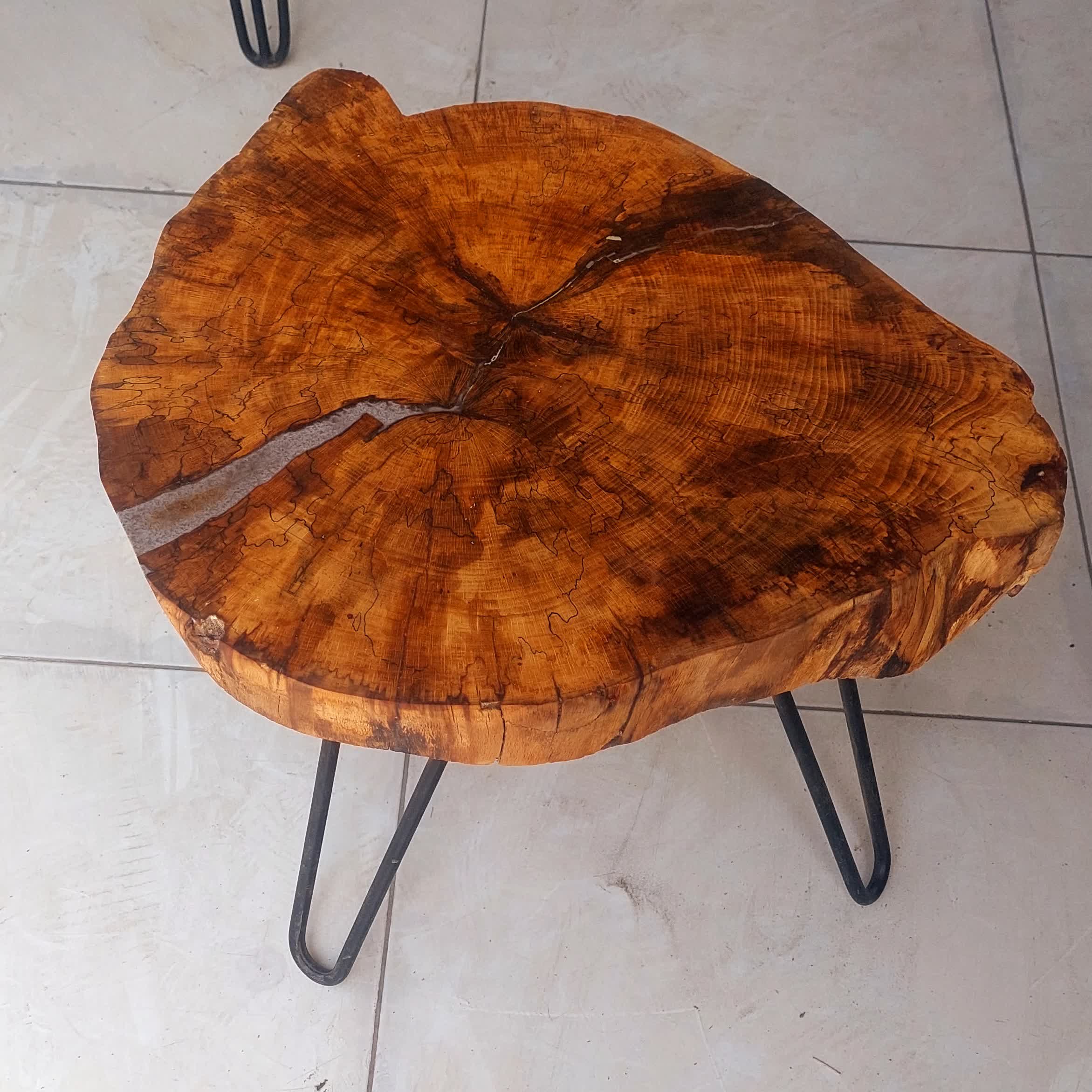 میز عسلی روستیک چوب افرا (پس کرایه)