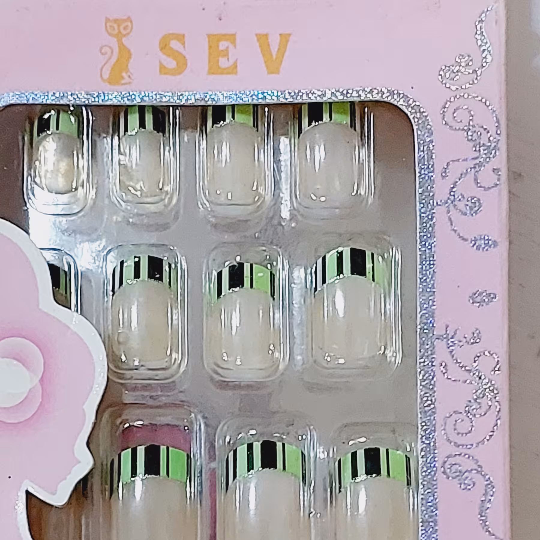 ناخن مصنوعی 