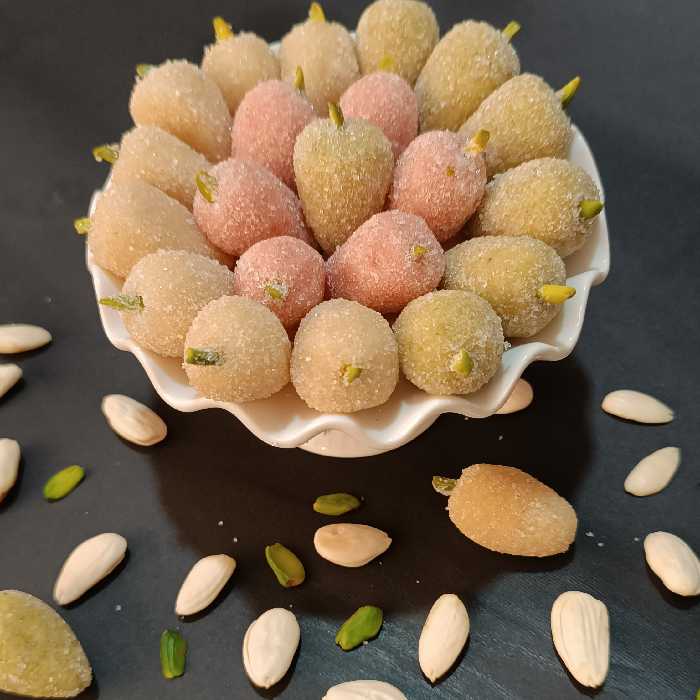 توت  کتویی در کنار چای دلچسب و خوشمزه با آرد بادام. 150 گرمش 450 هزار تومان  ارسال با پیک و پس کرایه