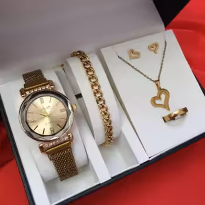 ساعت زنانه والار همراه با دستبند و نیم ست