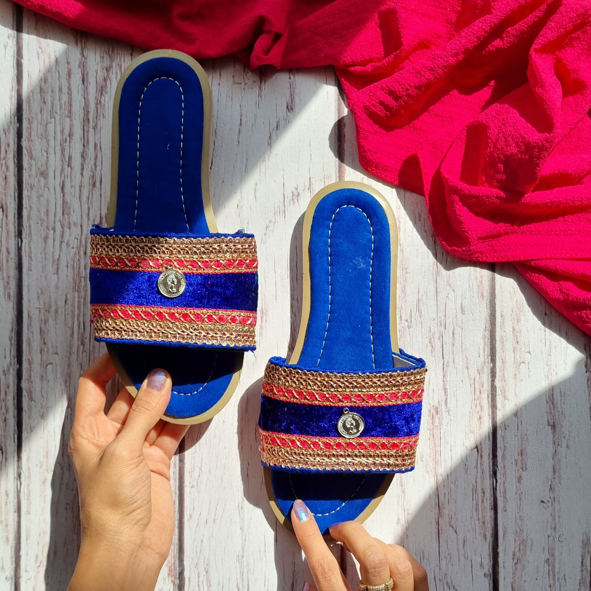 صندل با نوارتزئینی مخمل آبی رنگ