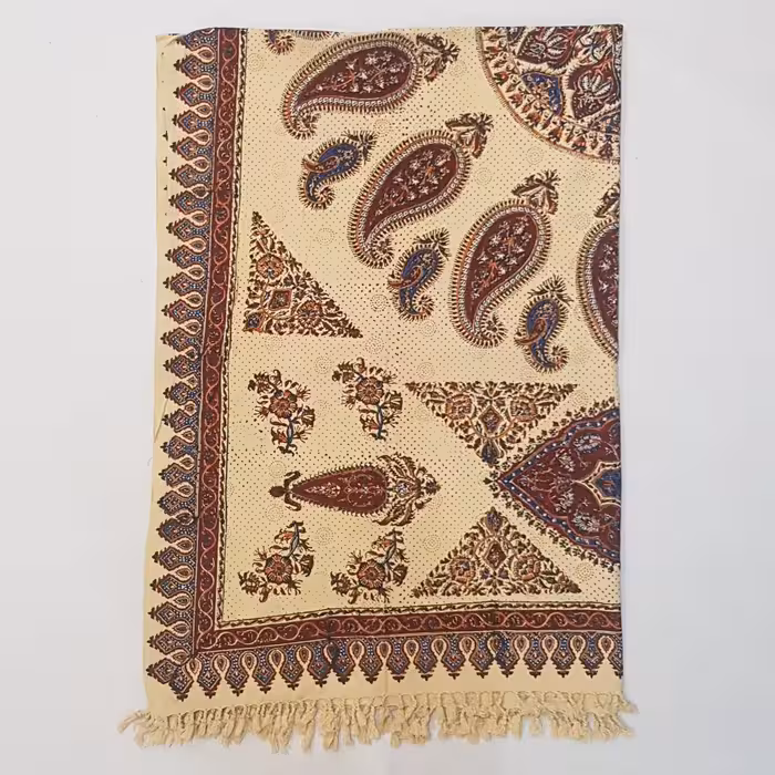 سفره قلمکار و رومیزی طرح بته جقه درشت  ترنج 135 در 200 سانت