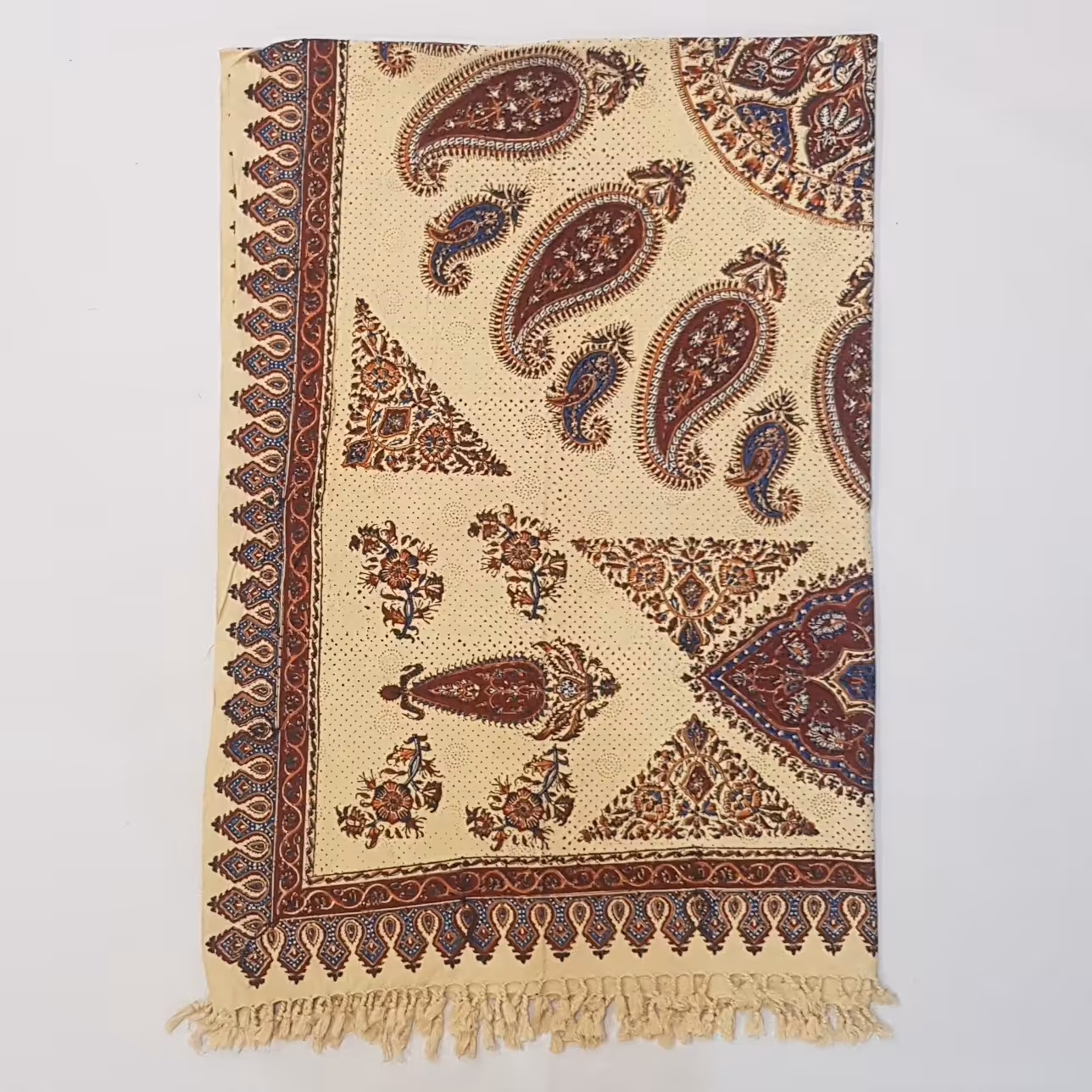 سفره قلمکار و رومیزی طرح بته جقه درشت  ترنج 135 در 200 سانت