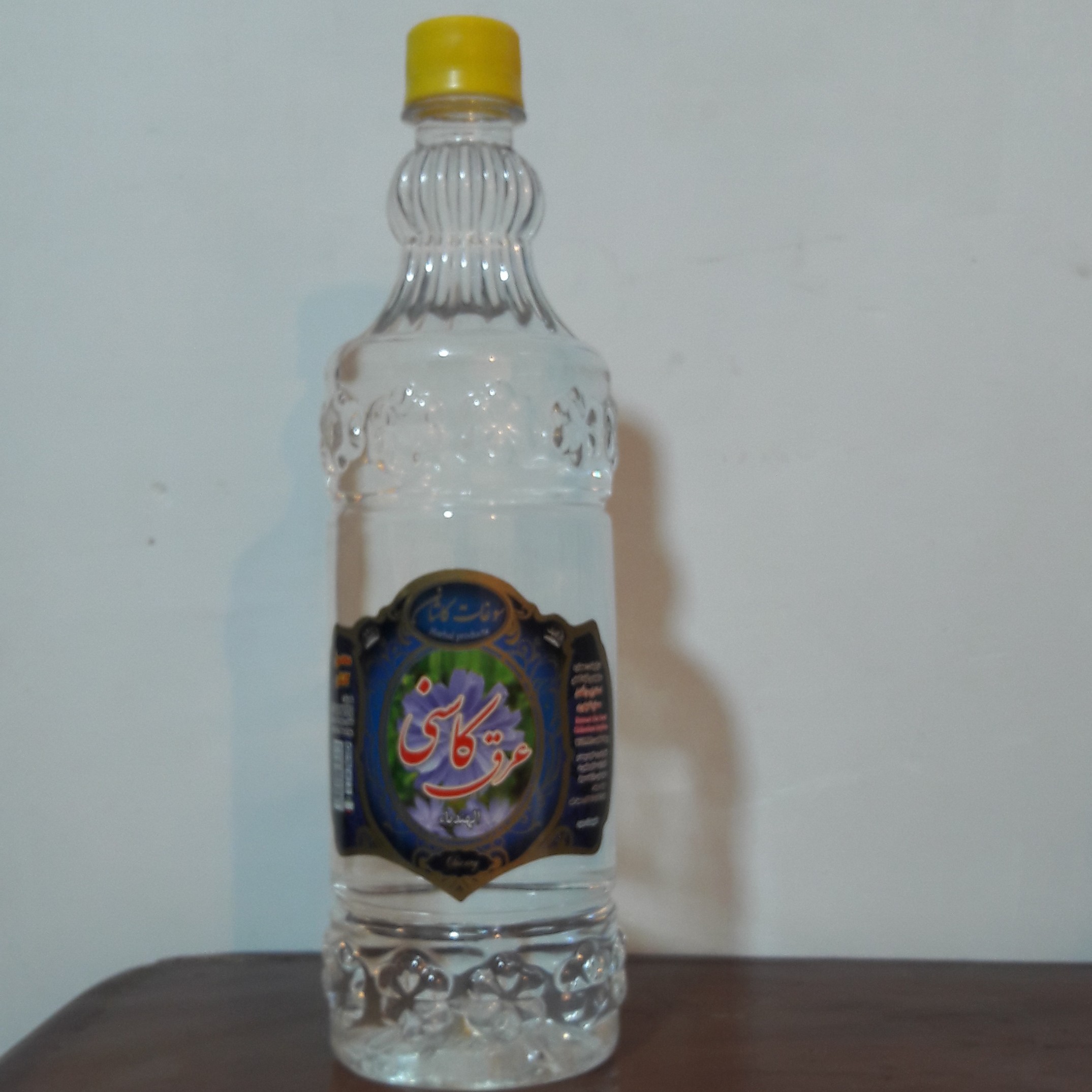 عرق کاسنی سنّتی کاشان(1لیتری-امساله)با کیفیت بسیار خوب،کاملاًطبیعی و بدون هیچ گونه مواد افزودنی