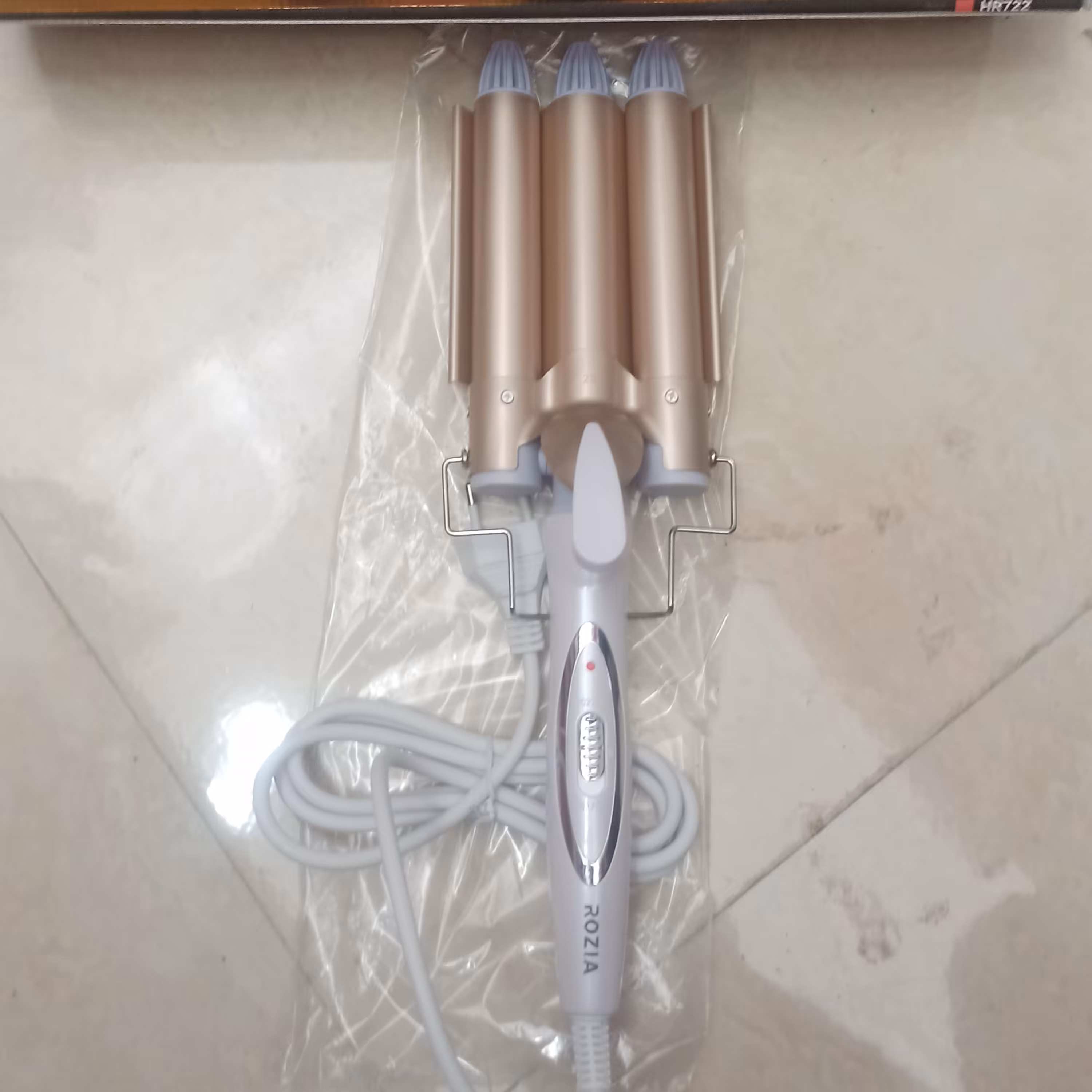 دستگاه فر عربی گسترده حدکثر دما بین 220 تا240 درجه نوع نمایشگر قابلیت تنظیم دما 