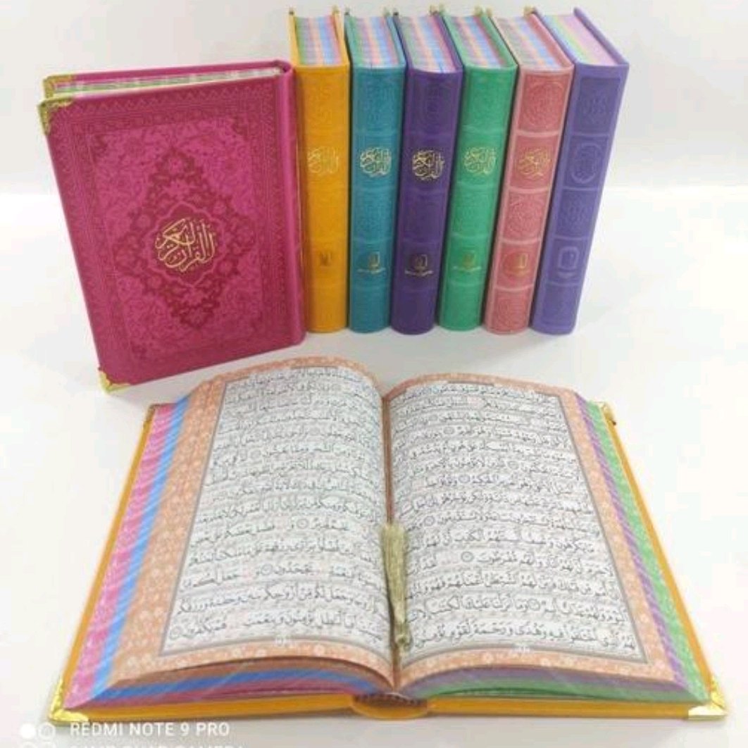 کتاب قرآن کریم با ترجمه رنگی در قطع رقعی