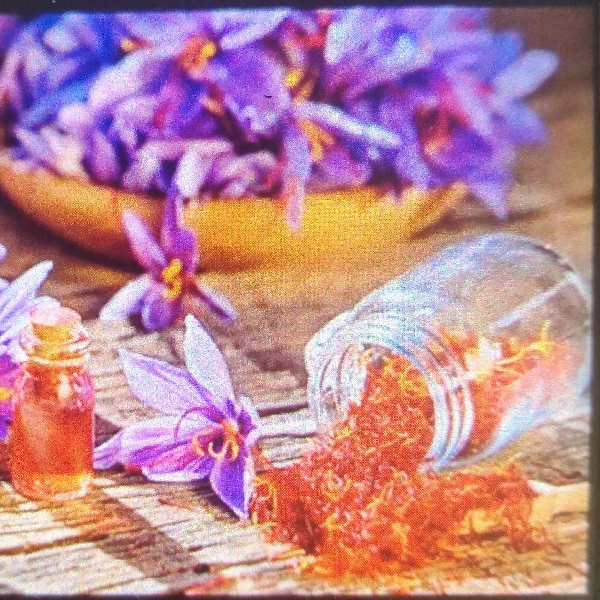 زعفران 1گرمی با کیفیت و رنگی بی نظیر