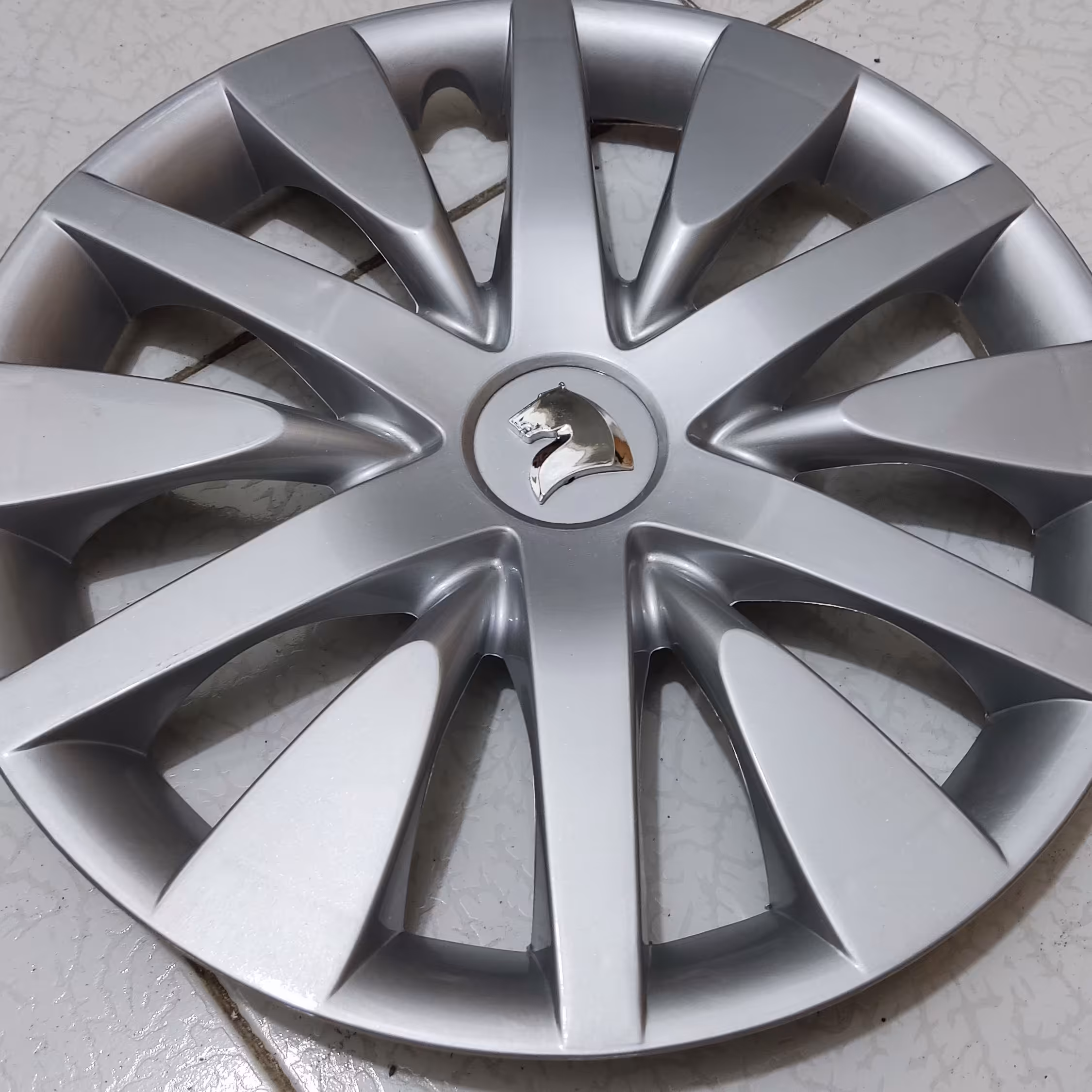 قالپاق اسپرت دنا پلاس مدل رینگی مناسب رینگ و لاستیک فابریک چرخ ماشین دنا 15 اینچ طرح جدید 