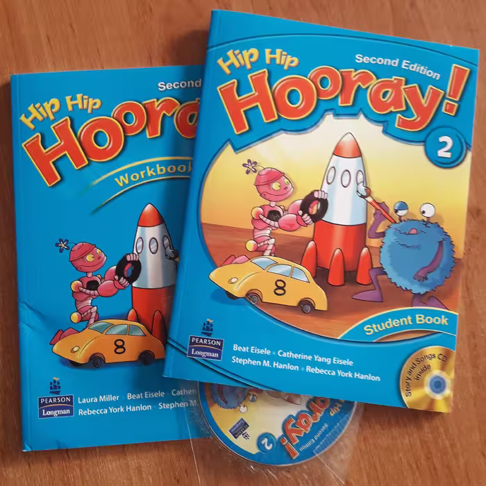 کتاب زبان هیپ هیپ Hip Hip Hooray 2 به همراه کتاب کار و cd