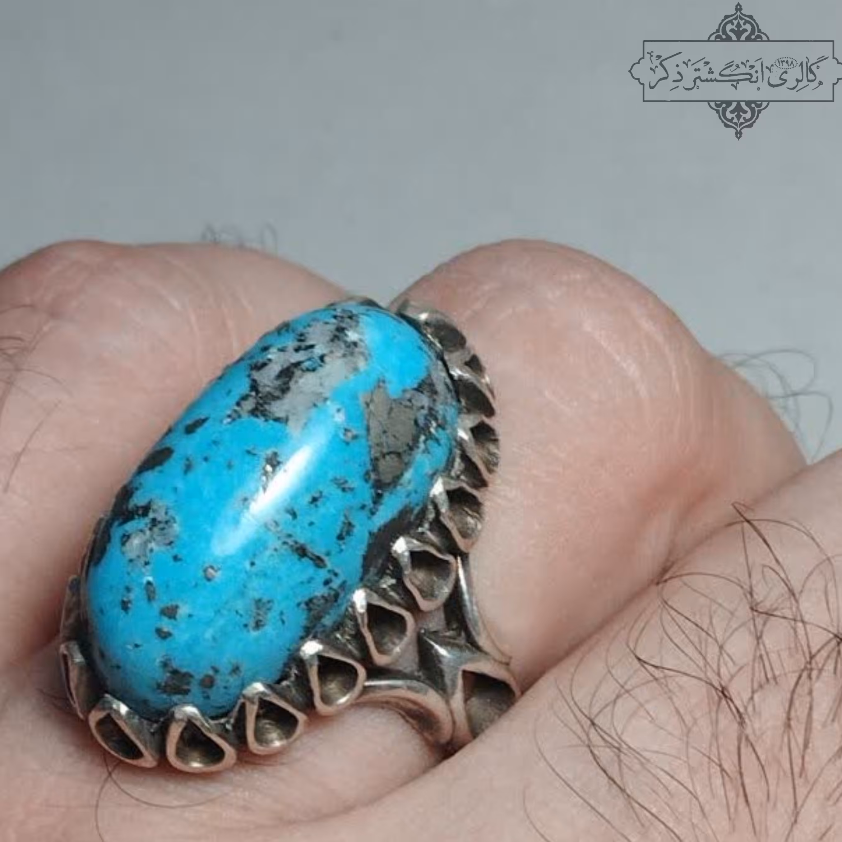 انگشتر درشت فیروزه کرمان با تراش بادامی