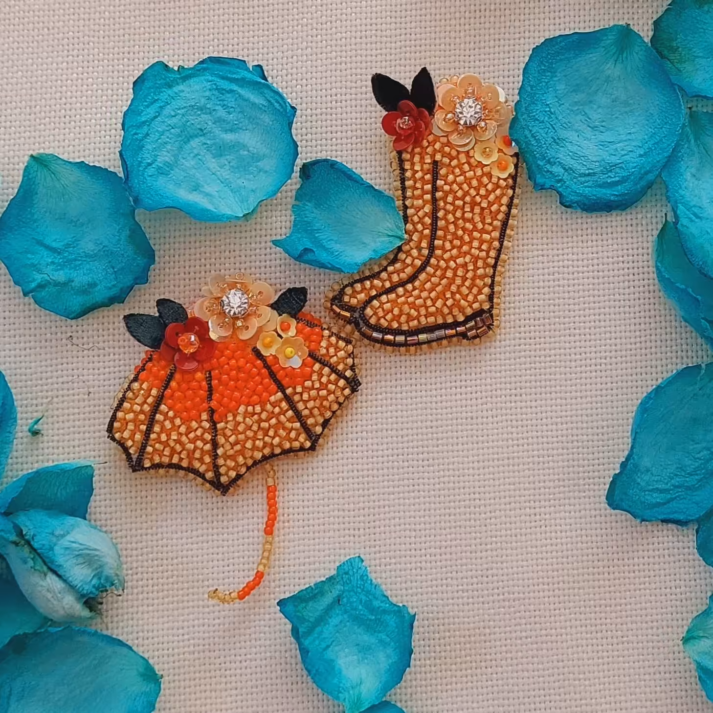 جواهردوزی مدل چتر و چکمه 