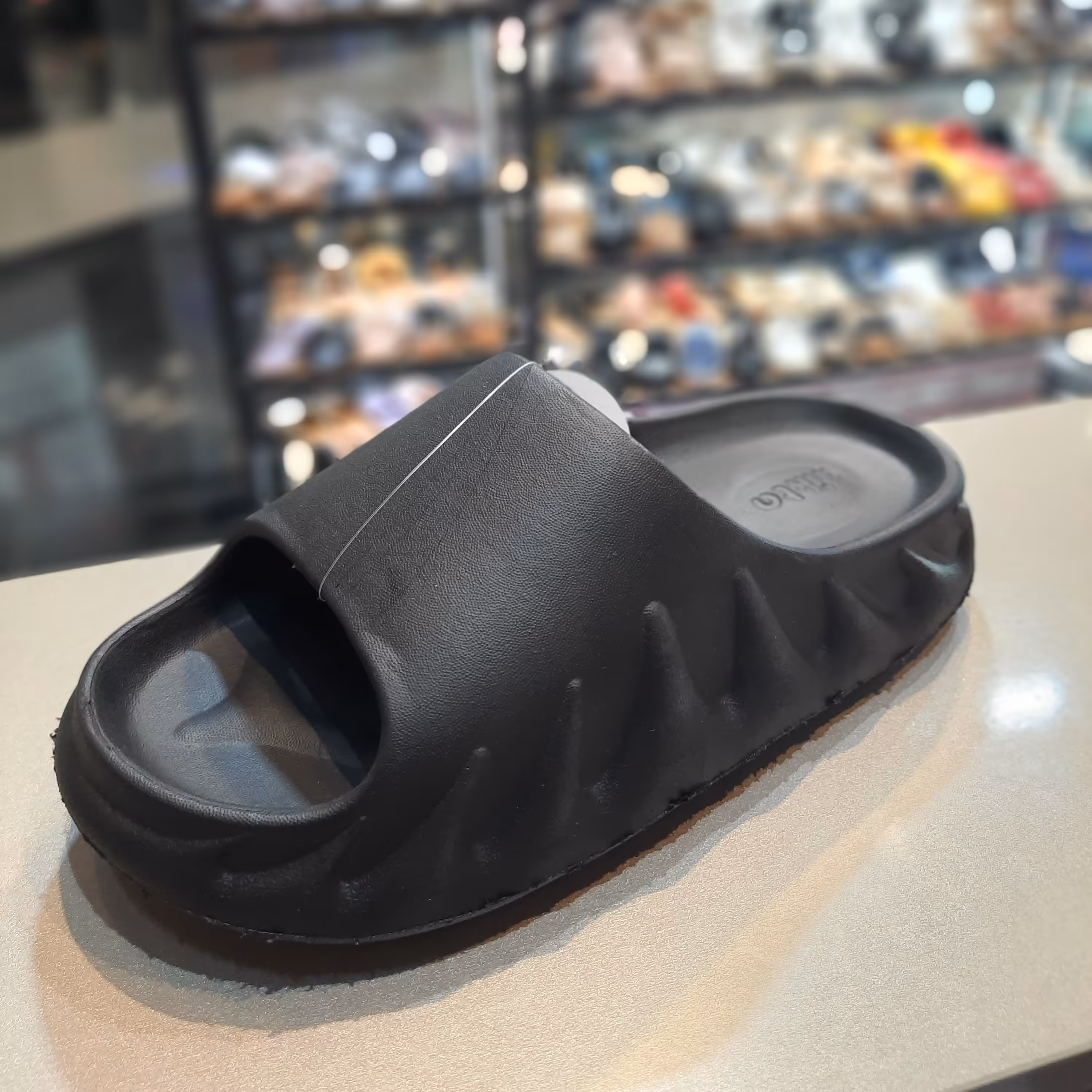 دمپایی راحتی و ضد سر برند نیکتا با کد 249در رنگ مشکی و سایز بندی 37 تا 40 