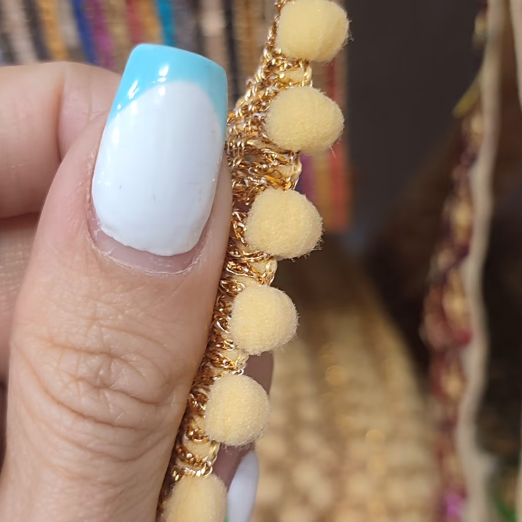 مغزی توپی طلایی و مشکی