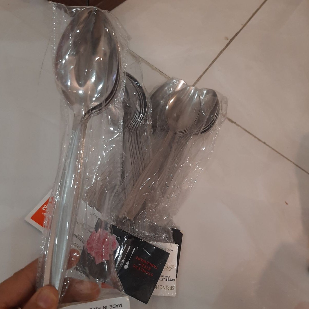 قاشق وچنگال طرح یونیک ضخیم قیمت درج شده قیمت 6 عدد قاشق میباشد