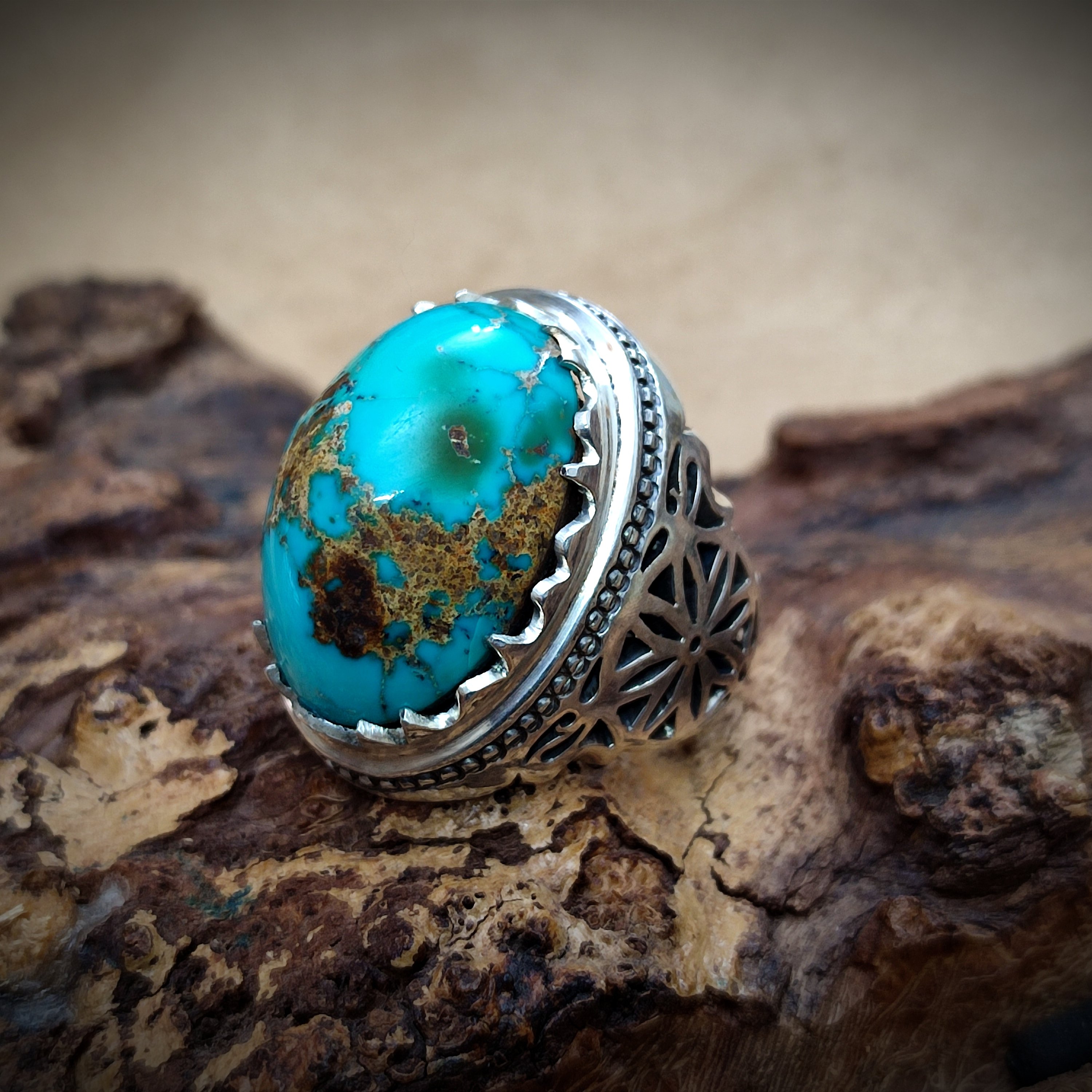 انگشتر نقره دستساز با نگین فیروزه نیشابور 