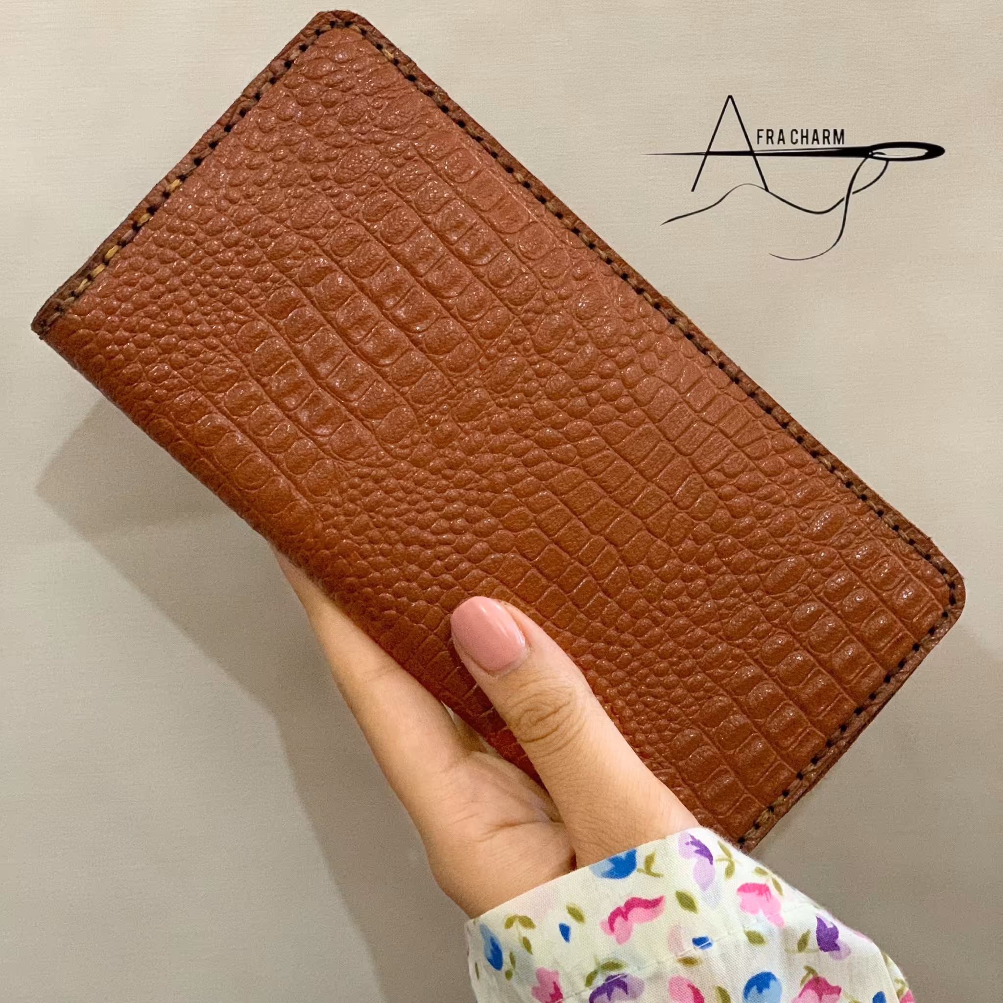 کیف پول دستدوز چرم گاوی طرح کروکودیل