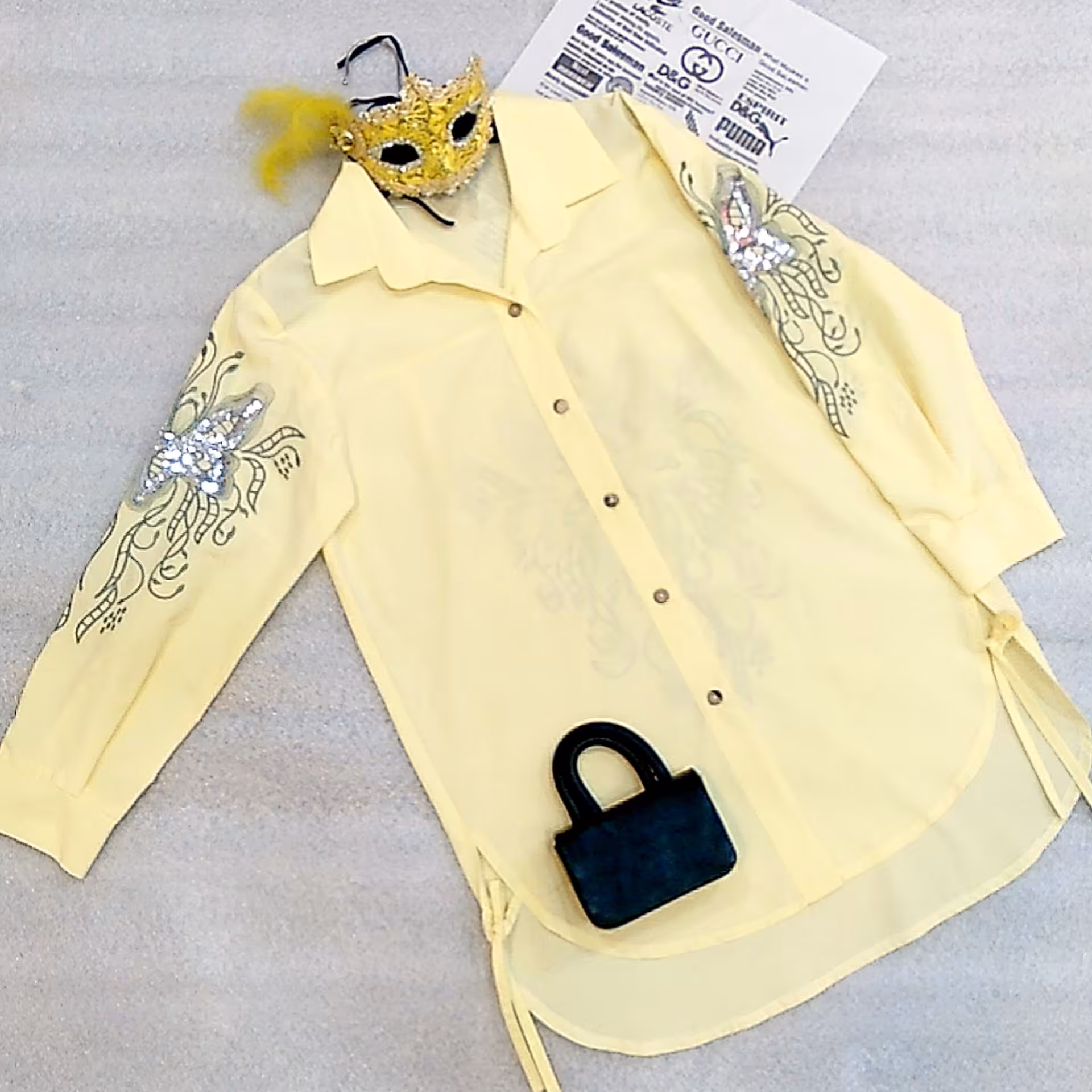 آستین و گلدوزی 