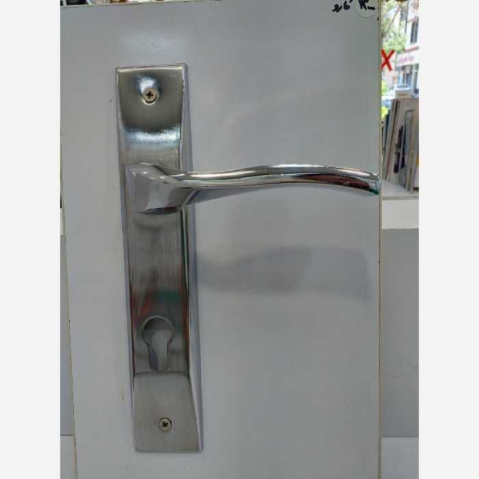 دستگیره درب برند کارو مدل 13000 کروم براق 