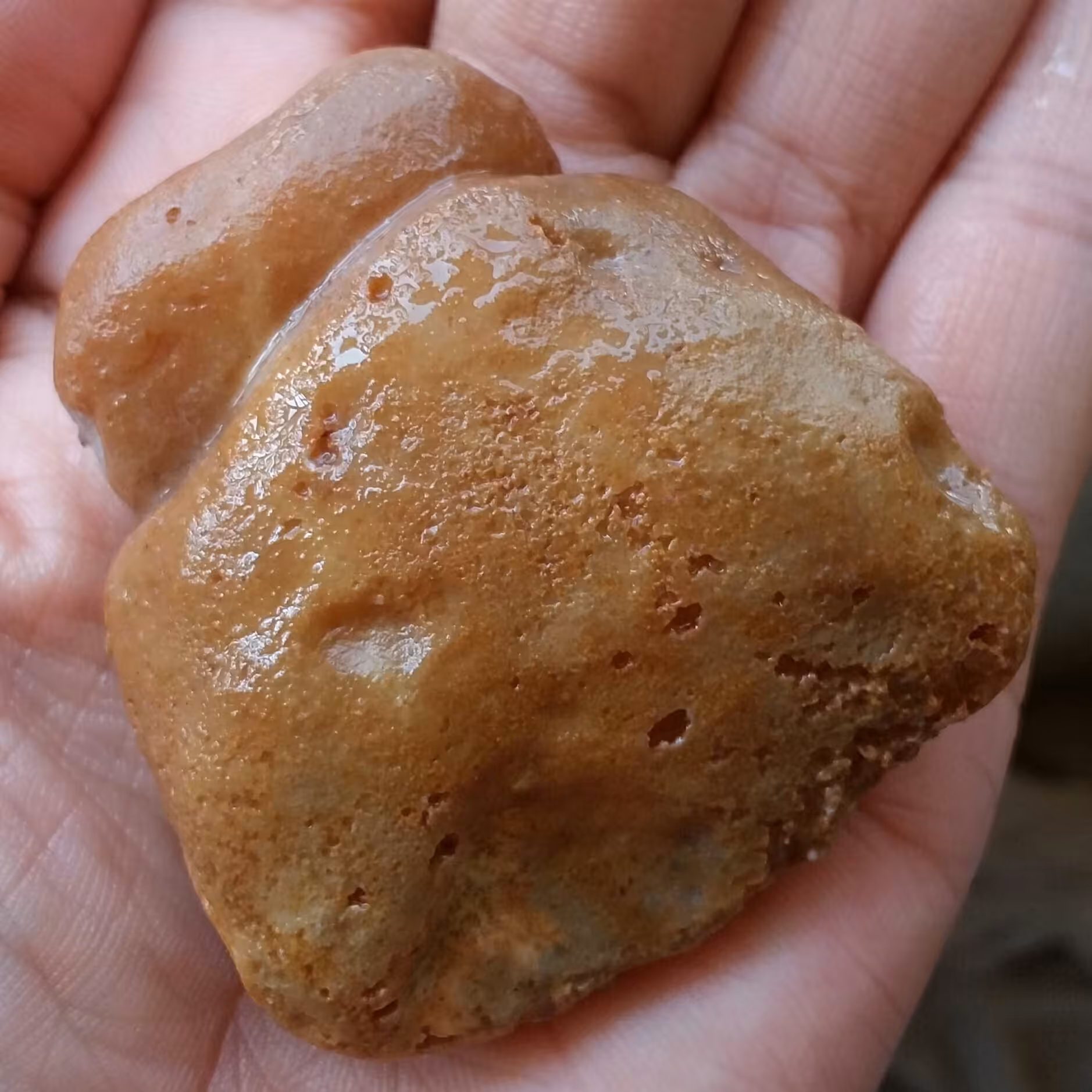 سنگ راف خام عقیق توپی در بسته برش نخورده 100 در 100 طبیعی سرشار از خواص شاهکار خلقت
با قابلیت ساخت چند نگین محشر
