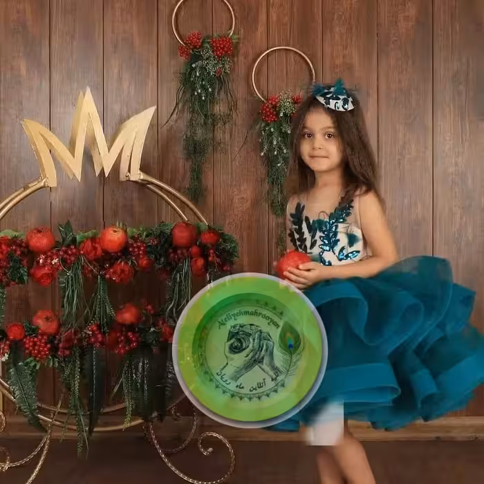 عکس آتلیه باموضوع یلدا برای ادیت وجایگذاری عکس های شما