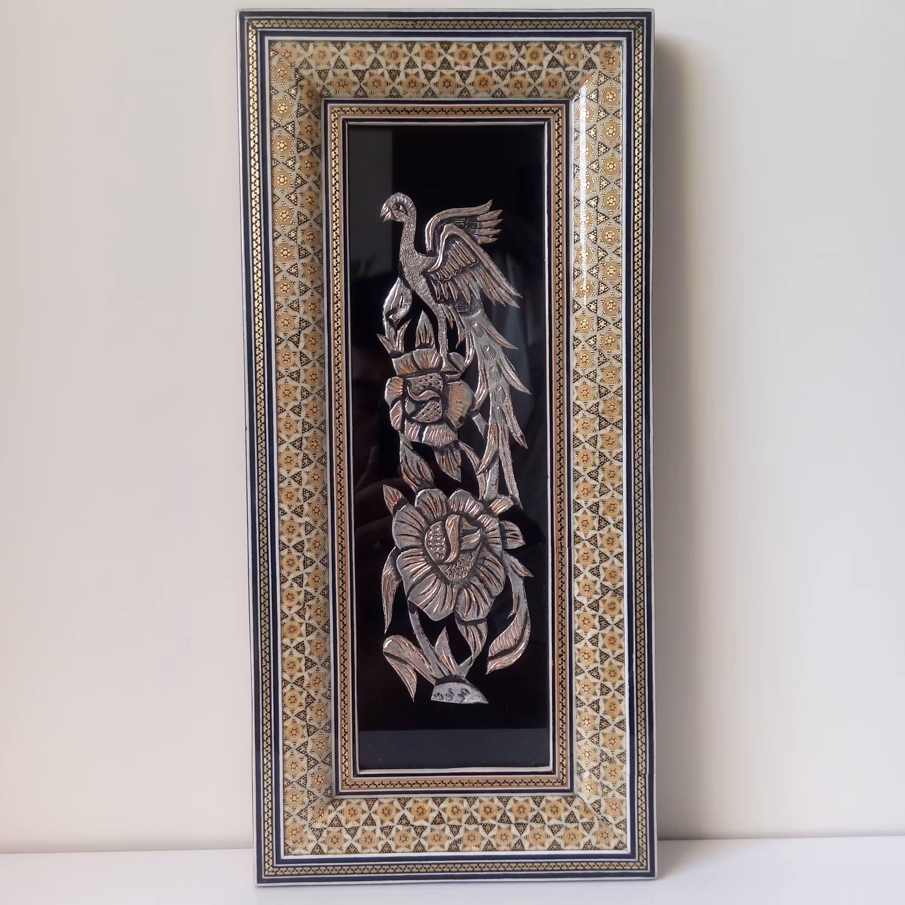 تابلو خاتم کاری نفیس با پلاک قلم زنی گل و مرغ مسی ( سایز 18 در 38 سانتی متری )