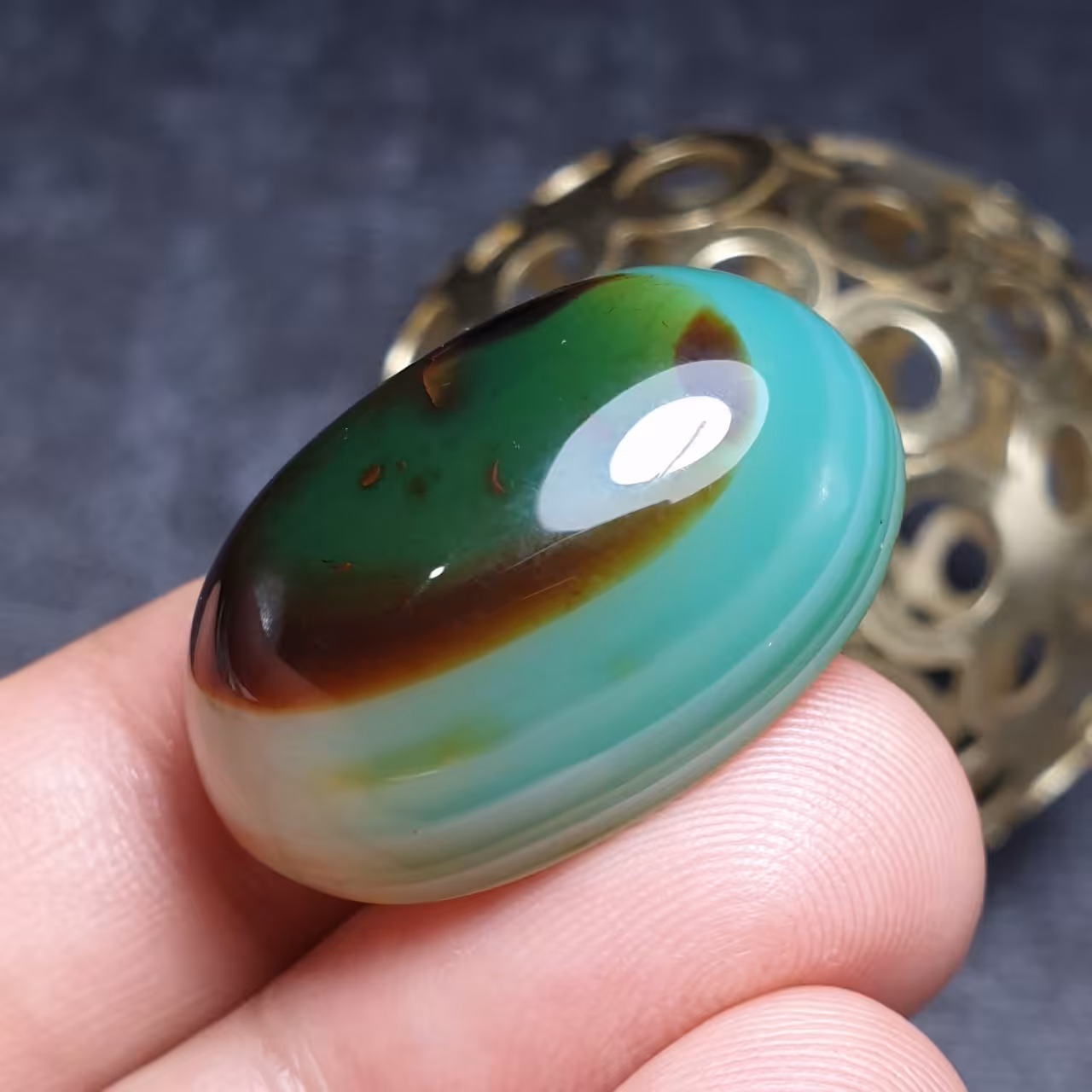  نگین درشت زیبای سنگ عقیق بسیار خاص اصل معدنی
کد 28777