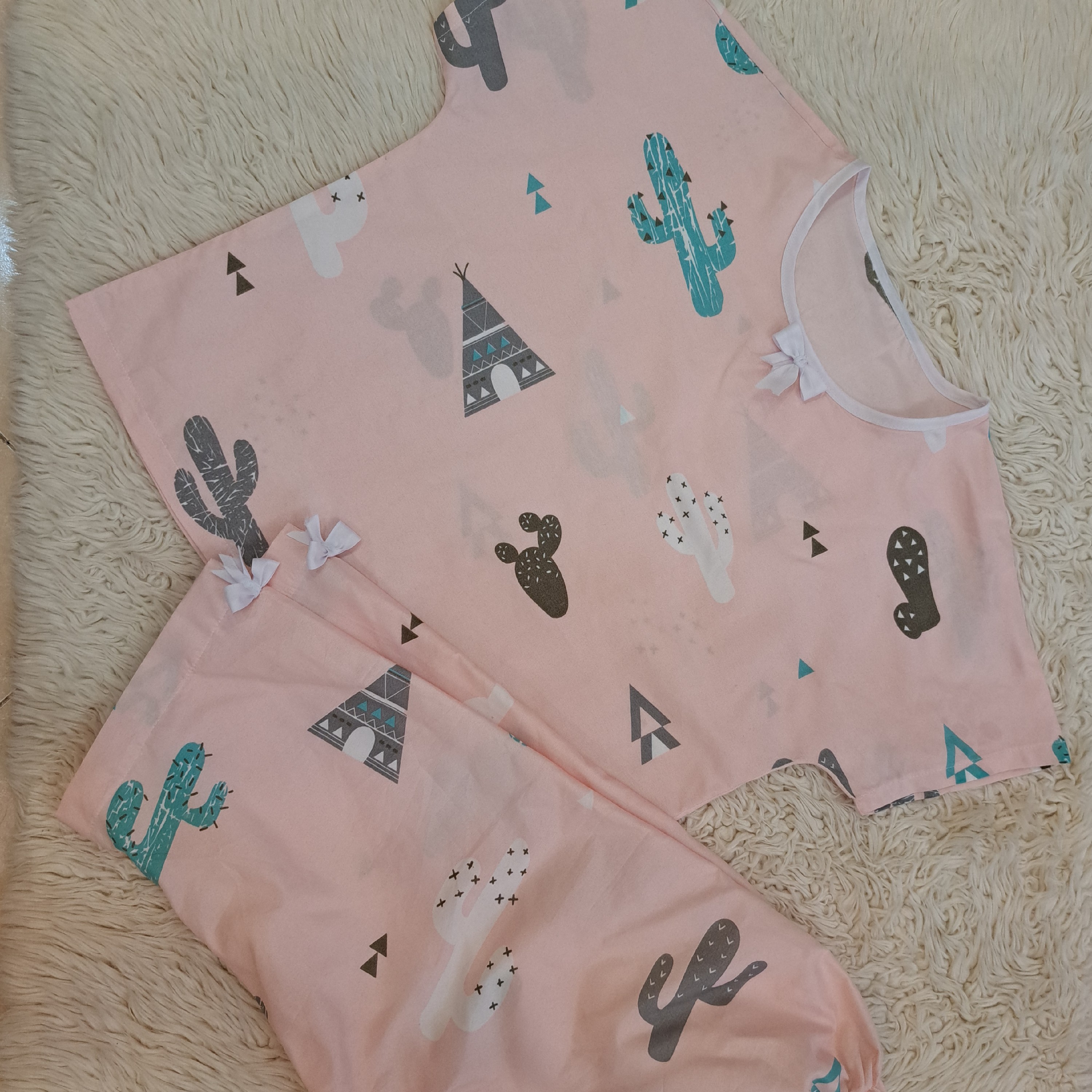 تیشرت و شلوارک ( مزون هیچ )