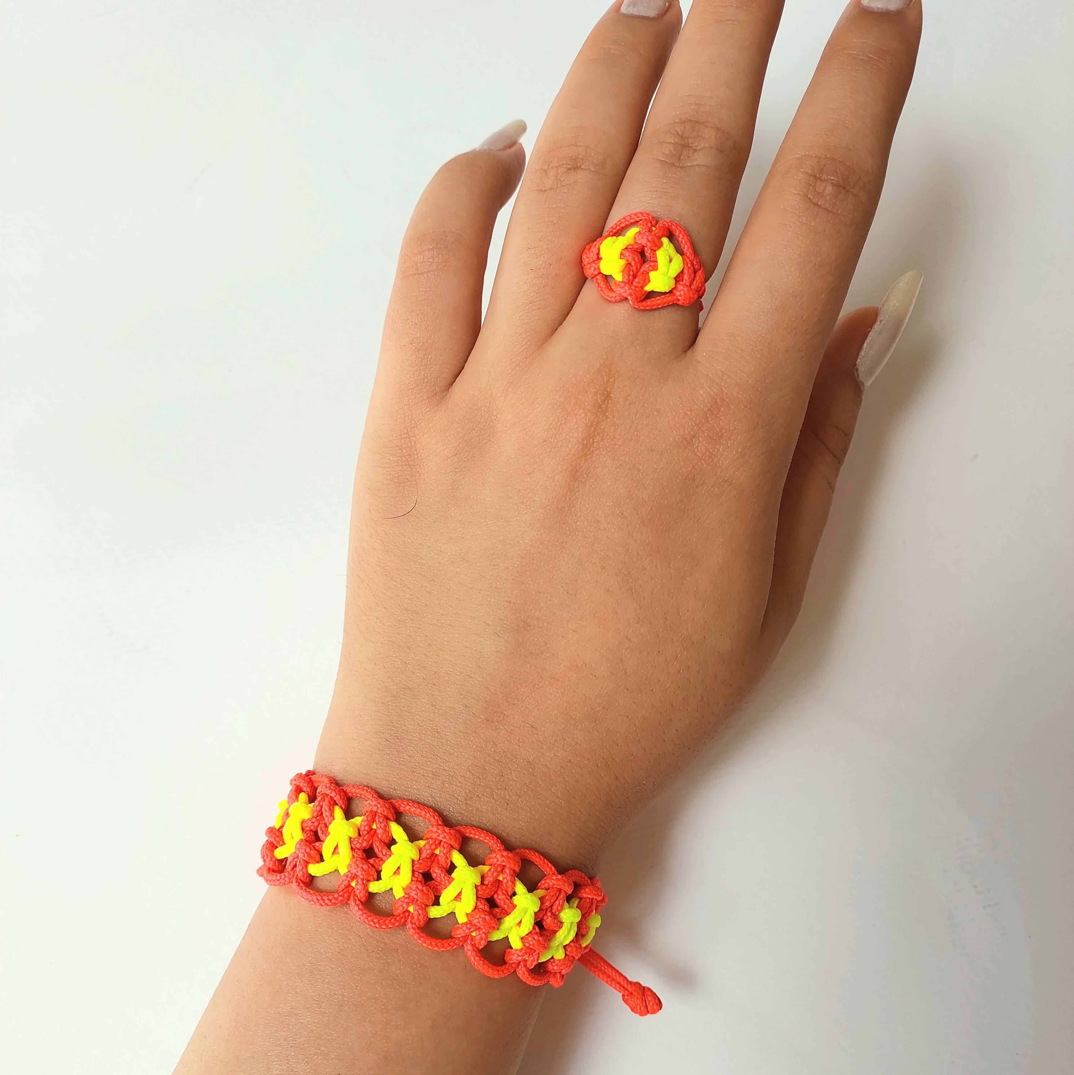 ست دستبند و انگشتر