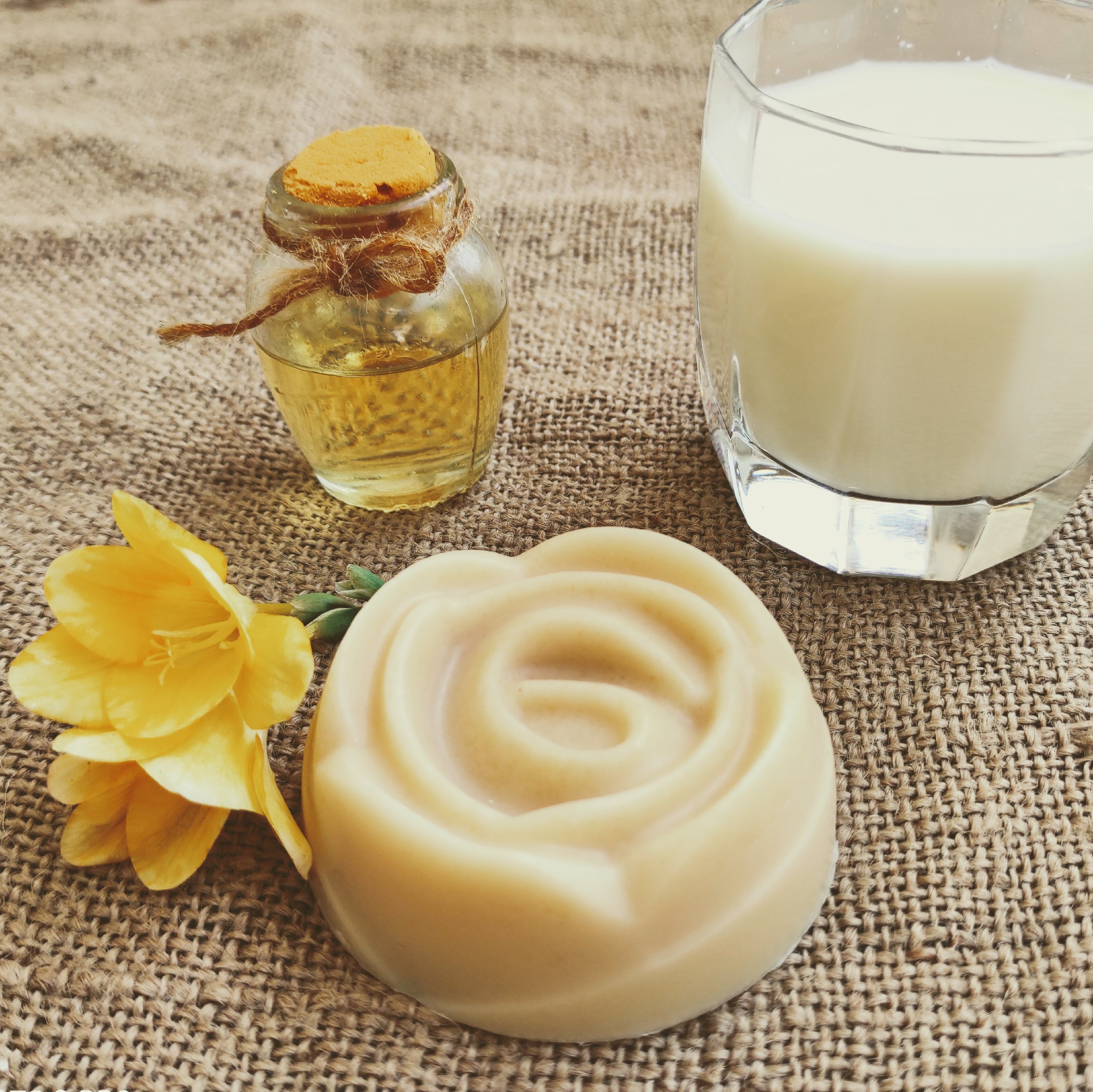 صابون ارگانیک شیر عسل