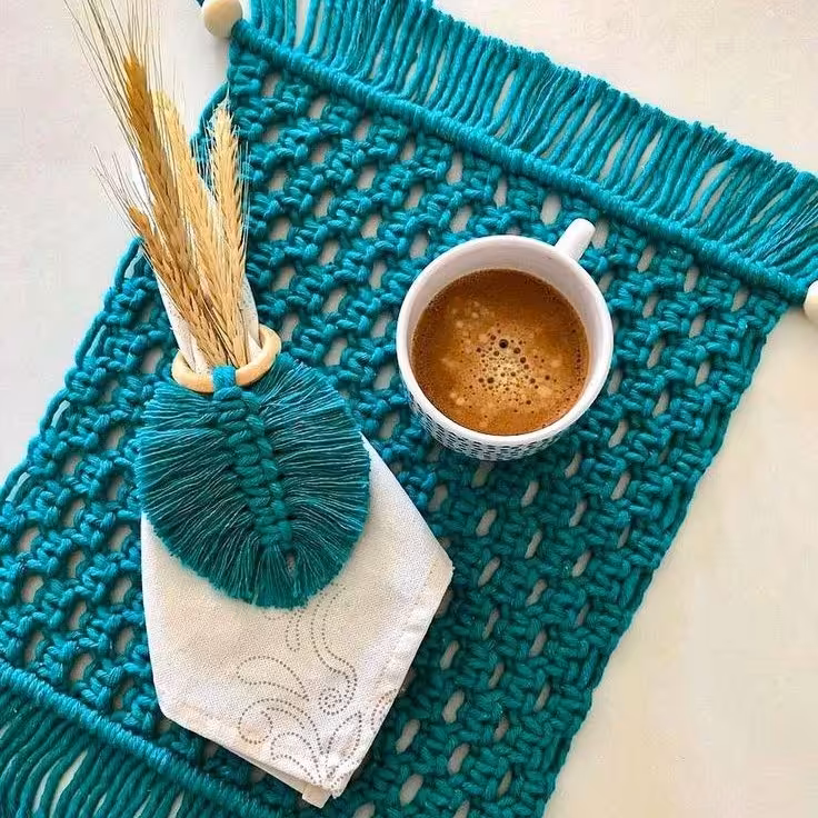 زیر بشقابی مکرومه ..در سایز و طرح دلخواه با رنگبندی دلخواه قابل سفارش..ب صورت تعداد با قیمت کمتر قابل سفارشه...مناسب برا