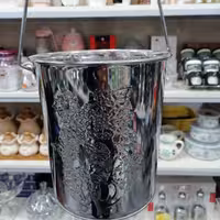 سطل زباله استیل بزرگ. ارتفاع 22 و  قطر 21 سانتیمتر 