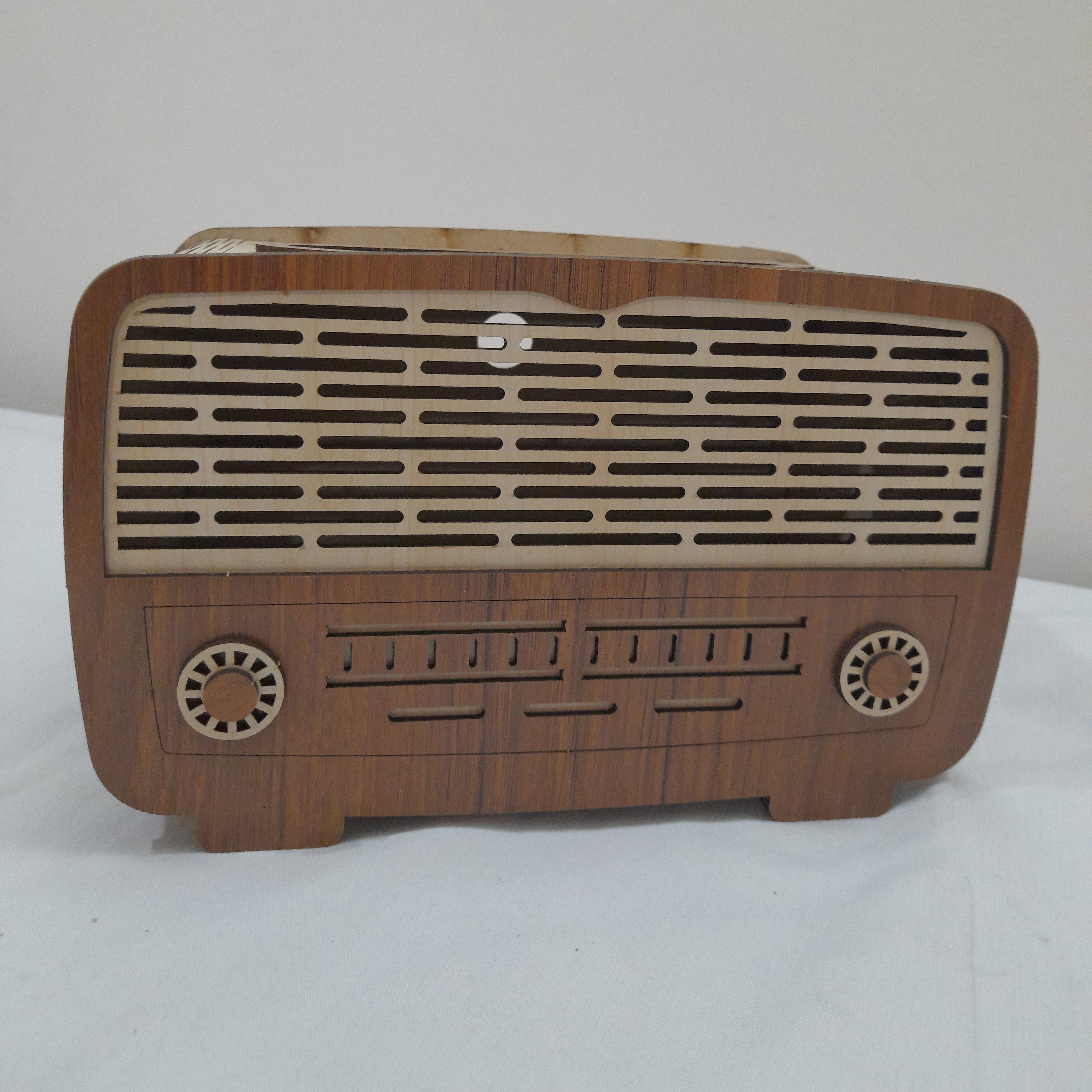 جا دستمالی  جا دستمال کاغذی چوبی طرح رادیو قدیمی