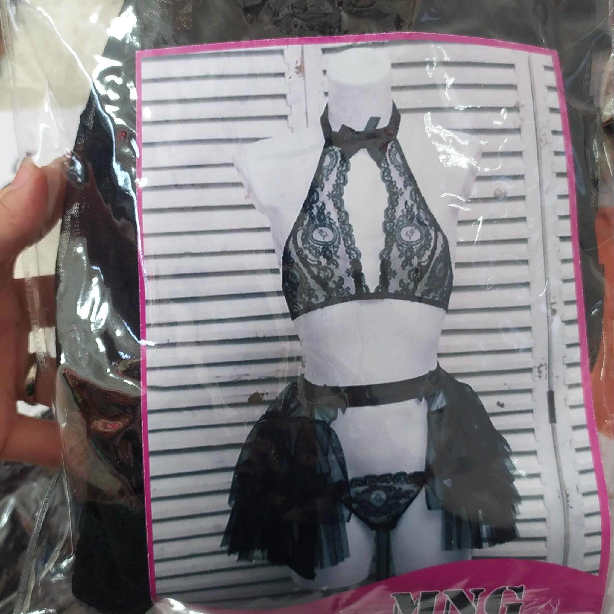 ست فانتزی دامن دار با نیمتنه و شورت توری فری سایز 38 تا 42 مناسب سایز سینه 70 تا 80 و دور کمر تا 100