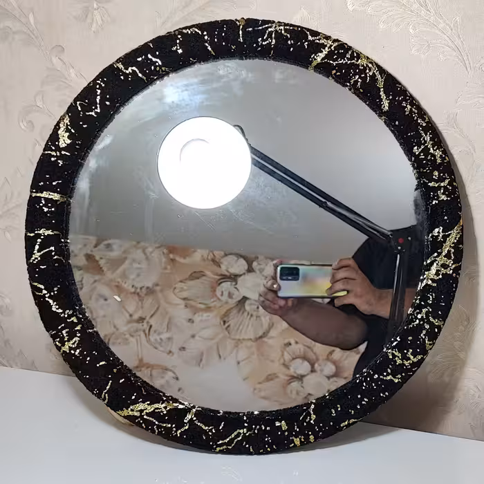 آیینه ی گرد تمام پارچه قطر49سانتیمتر مخمل طلاکوب شده