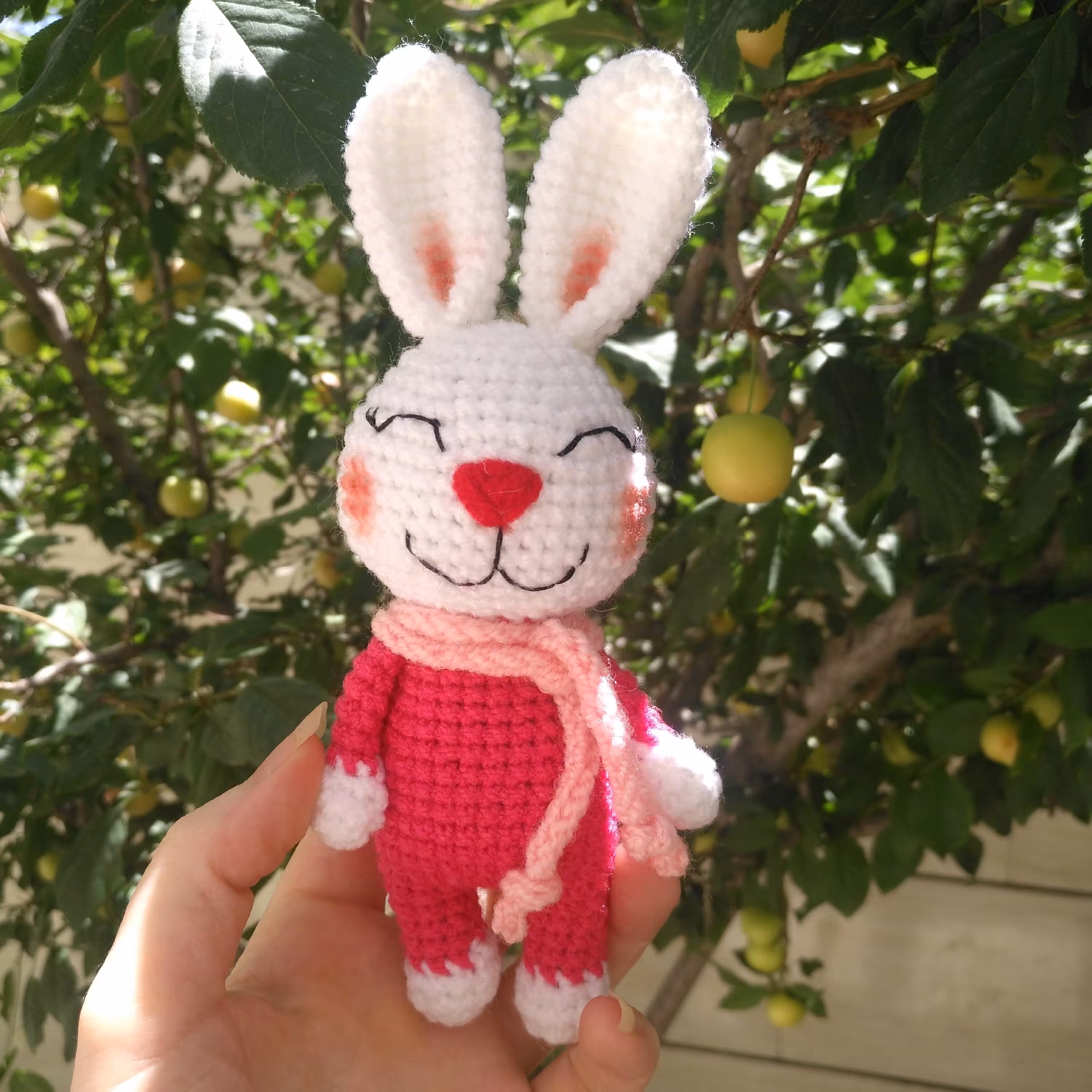 اسباب بازی عروسک بافتنی کاموایی خرگوش خندان