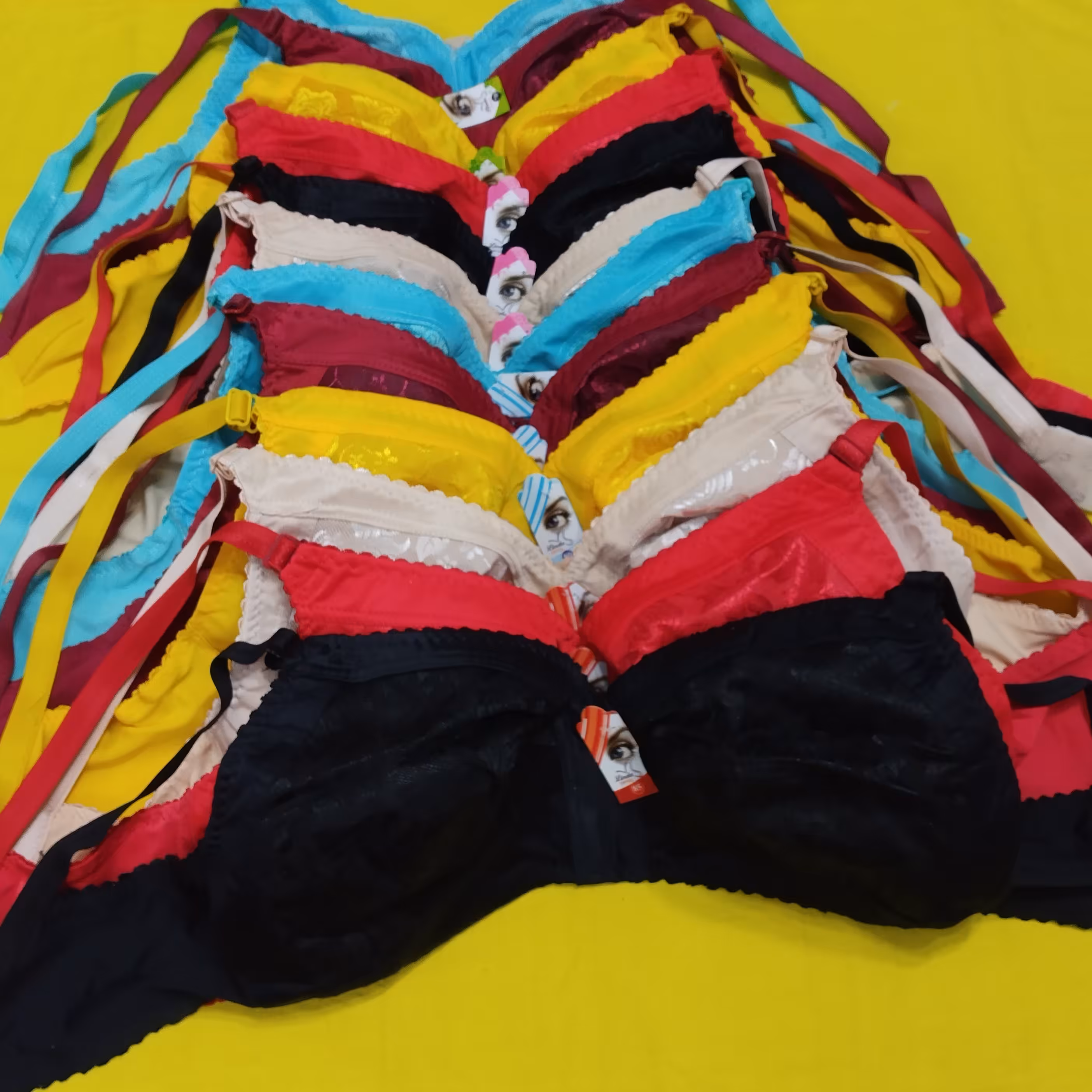 سوتین طرحدار  سایز 70 خرید490 ارسال رایگان  با کیفیت و زیبا