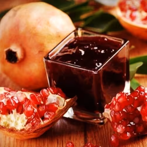 رب انار در طعمهای ترش و ملس  بدون مواد نگهدارنده با پخت بسیار تمیزو عالی