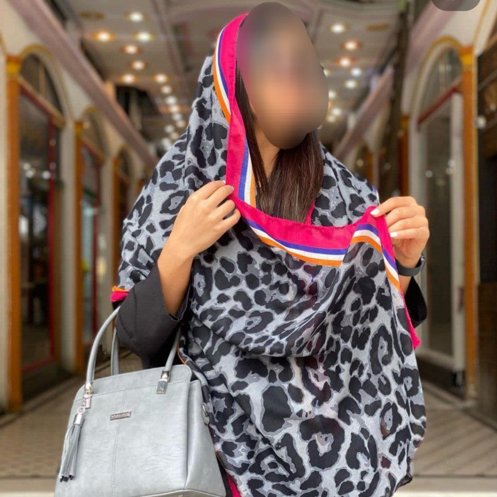 شال نخی چهار فصل پلنگی منگوله دار با حاشیه رنگی سرخابی با کیفیت عالی