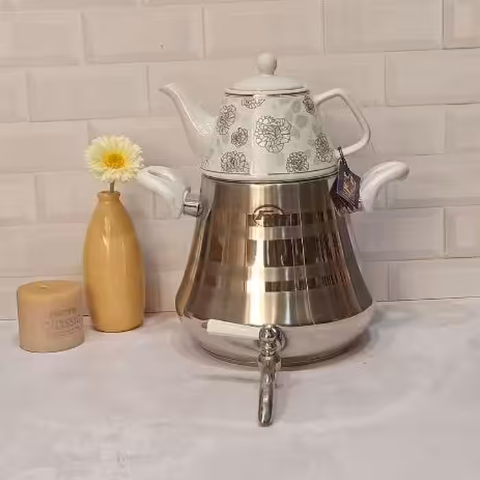 کتری قوری کد103 طرح دماوند سفید برند اف ار سماورشیردارکف چدن دسته نسوز قوری چینی